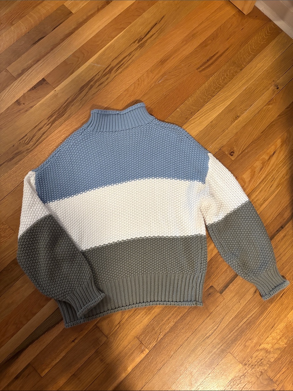 Colorblock Knit Sweater in Blue, White & Gray